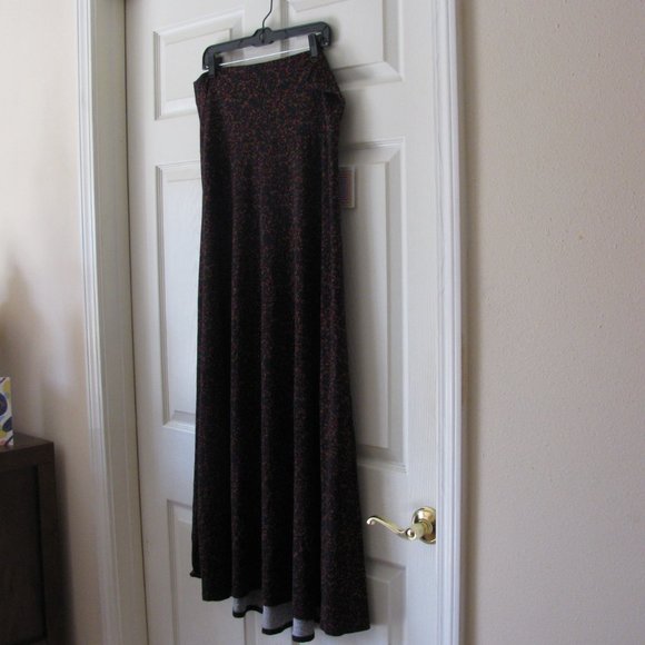 LuLaRoe Maxi Skirt XL NWT $48 Black with Small Floral Print Silky Flowy - Picture 4 of 4